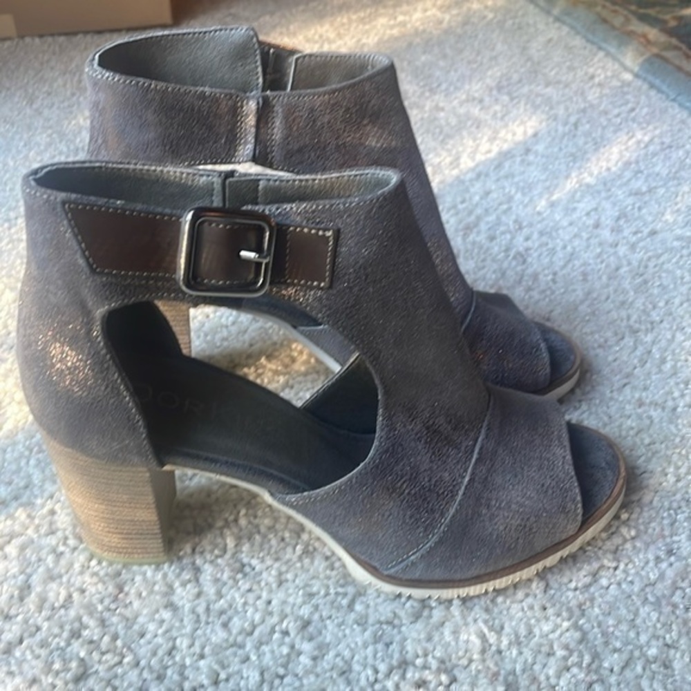 Dorking By Fluchos Red Womens Heels 37